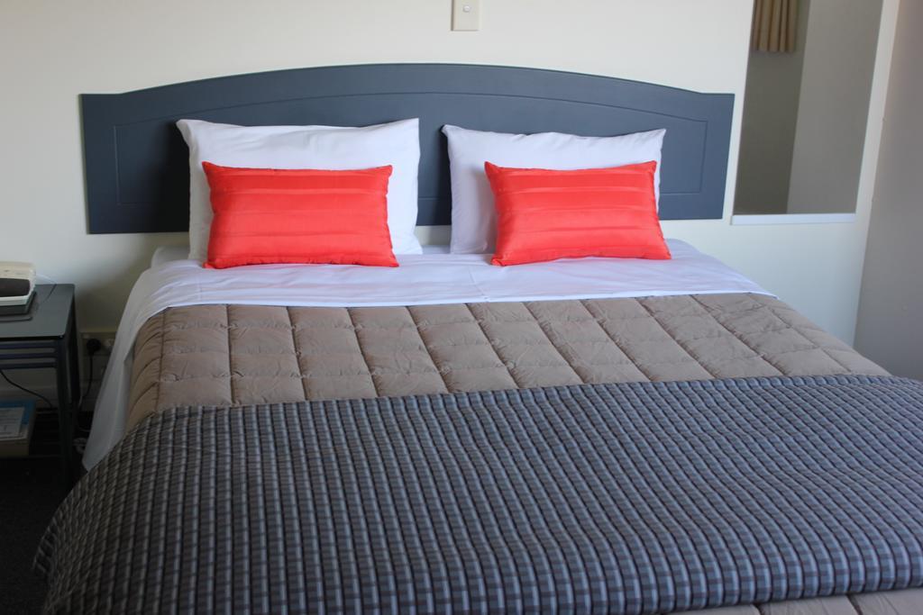 Baycourt Lakefront Motel Taupo Szoba fotó