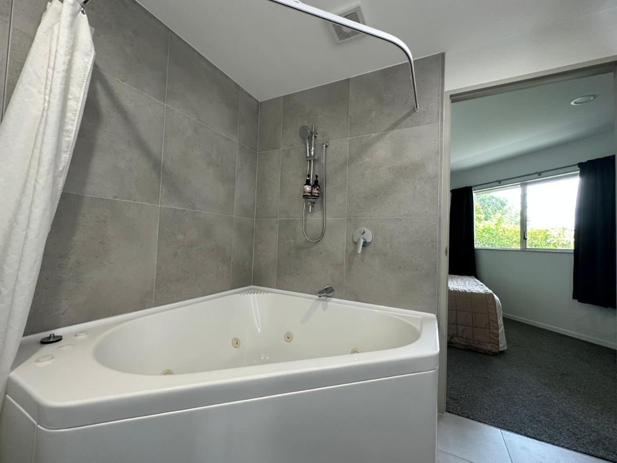 Baycourt Lakefront Motel Taupo Kültér fotó