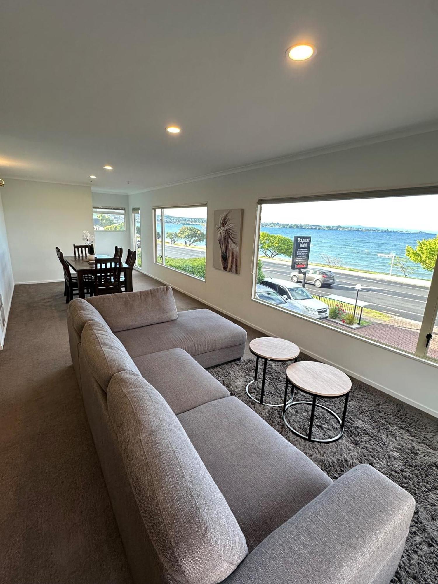 Baycourt Lakefront Motel Taupo Kültér fotó