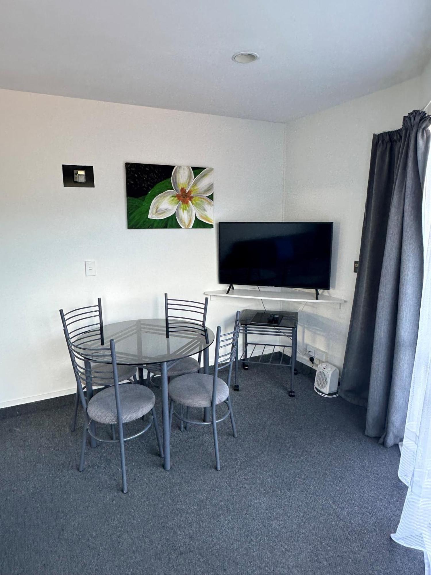 Baycourt Lakefront Motel Taupo Kültér fotó
