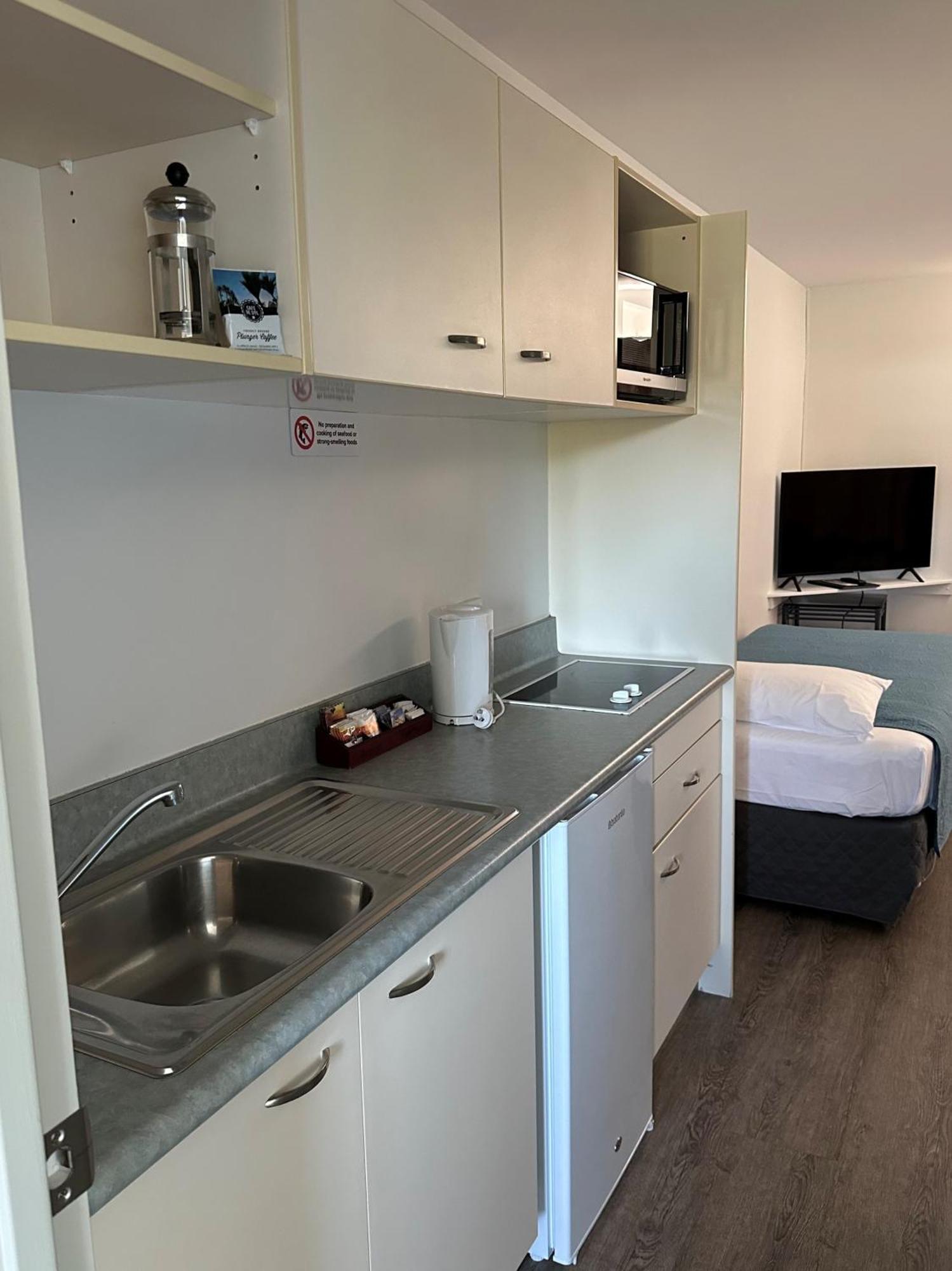 Baycourt Lakefront Motel Taupo Kültér fotó