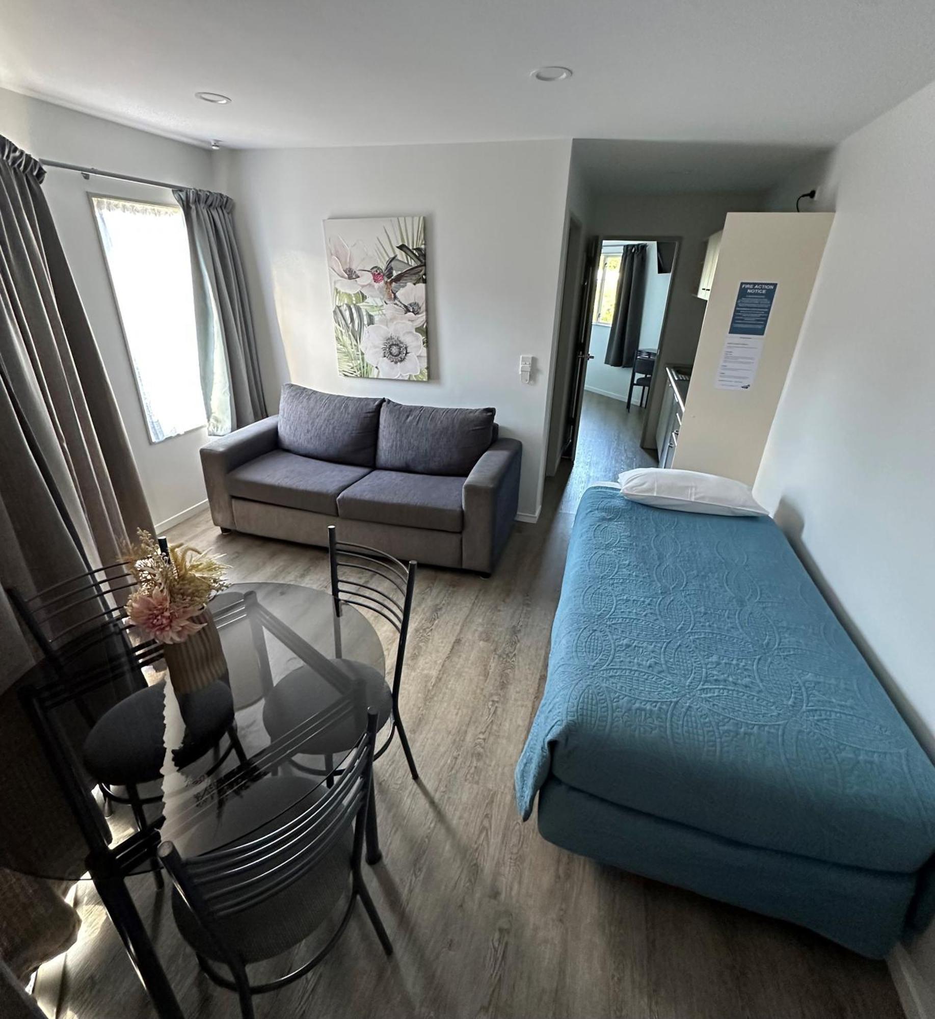Baycourt Lakefront Motel Taupo Kültér fotó