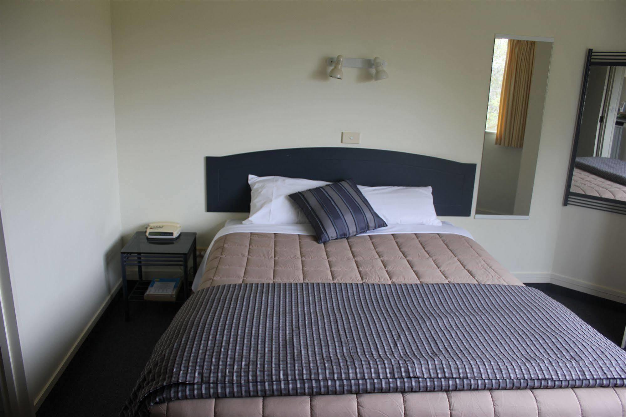 Baycourt Lakefront Motel Taupo Kültér fotó