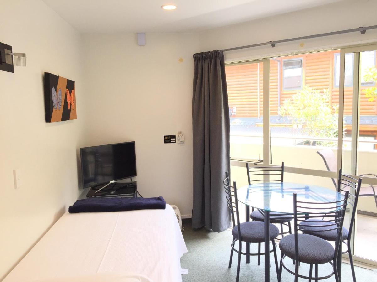 Baycourt Lakefront Motel Taupo Kültér fotó